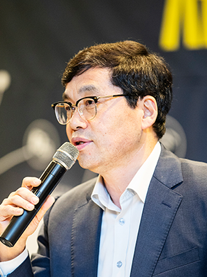 강창봉 사진